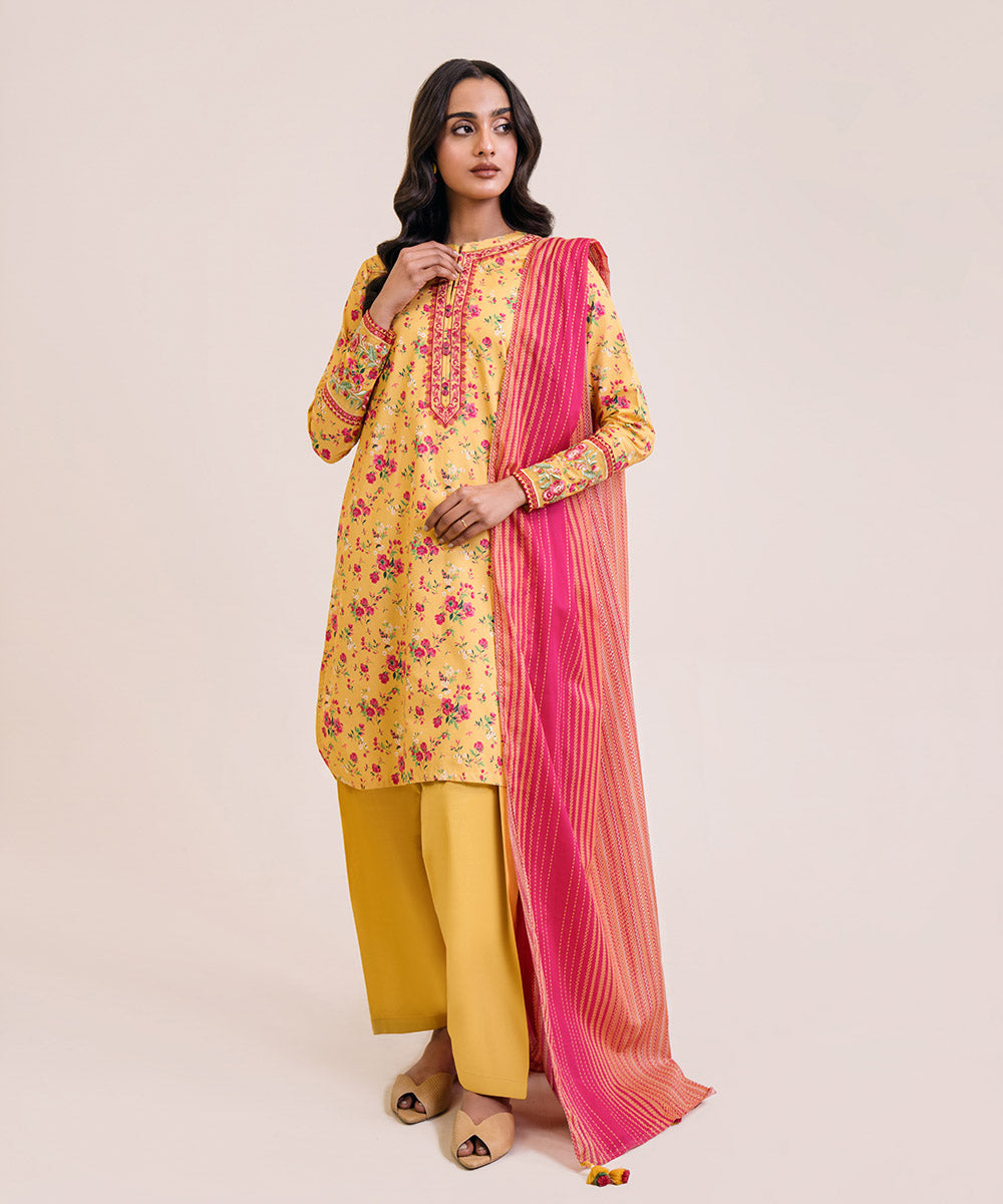 3 Piece - Embroidered Lawn Suit