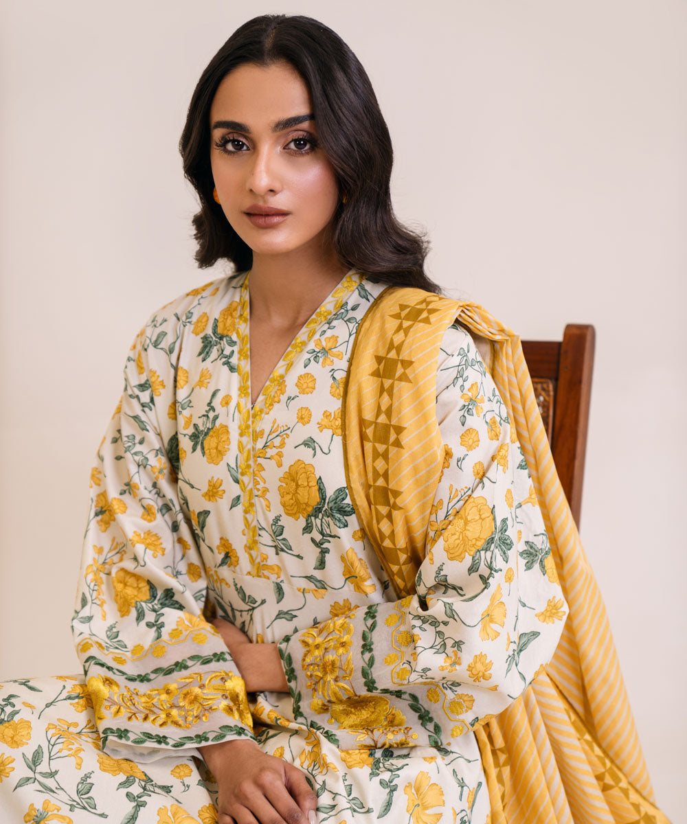 3 Piece - Embroidered Lawn Suit