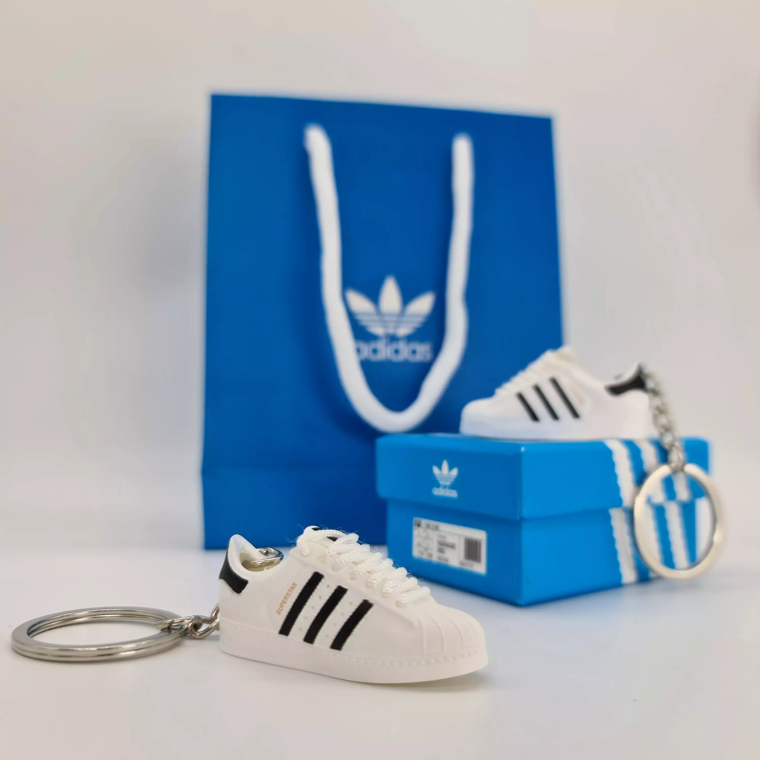 Mini Sneaker Keyring- Adi Superstar (White/Black)