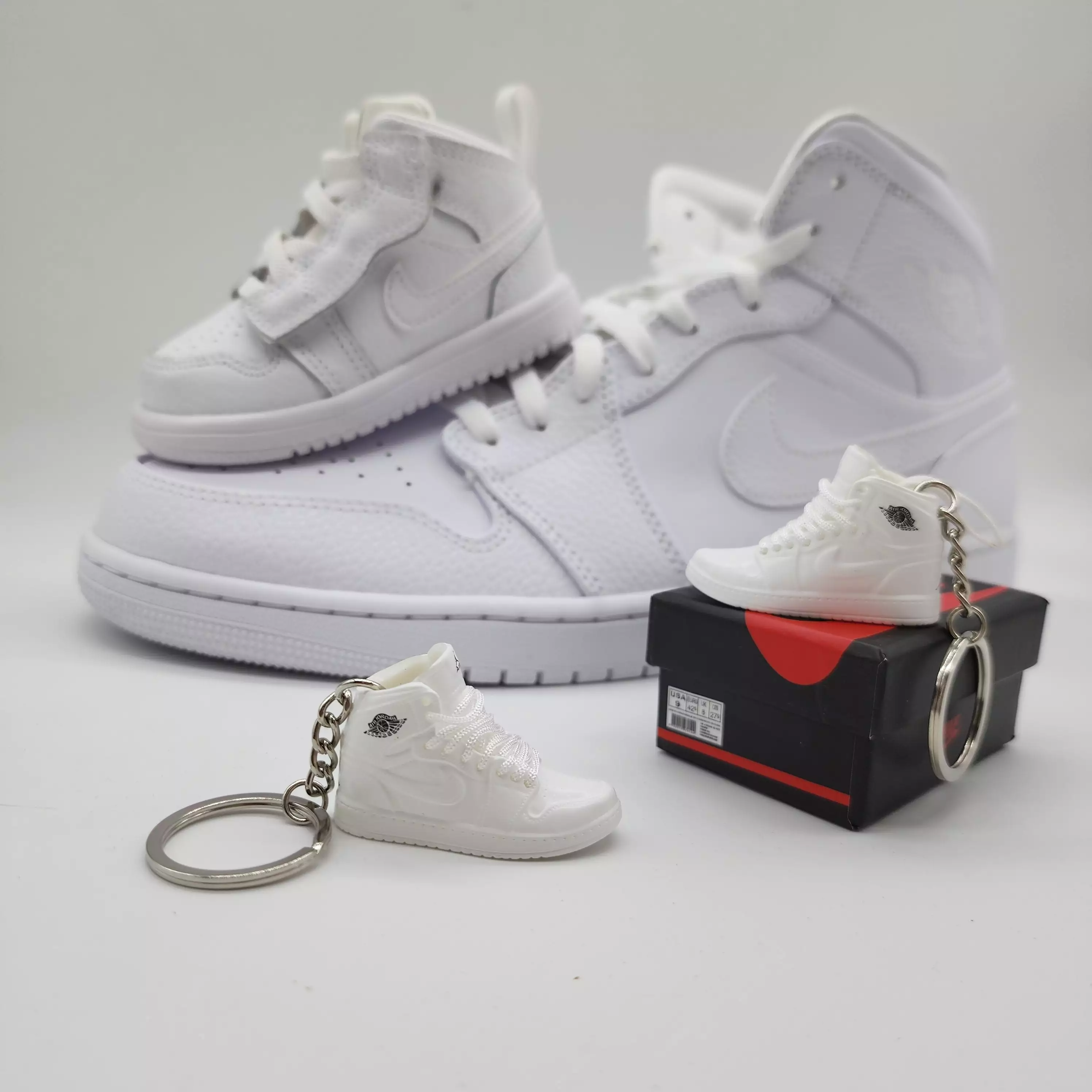 Mini Sneaker Keyring- AJ1 (White)