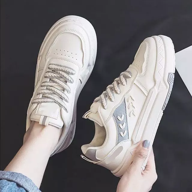 Two-Tone Contrast Stitch Platform Sneakers BL22